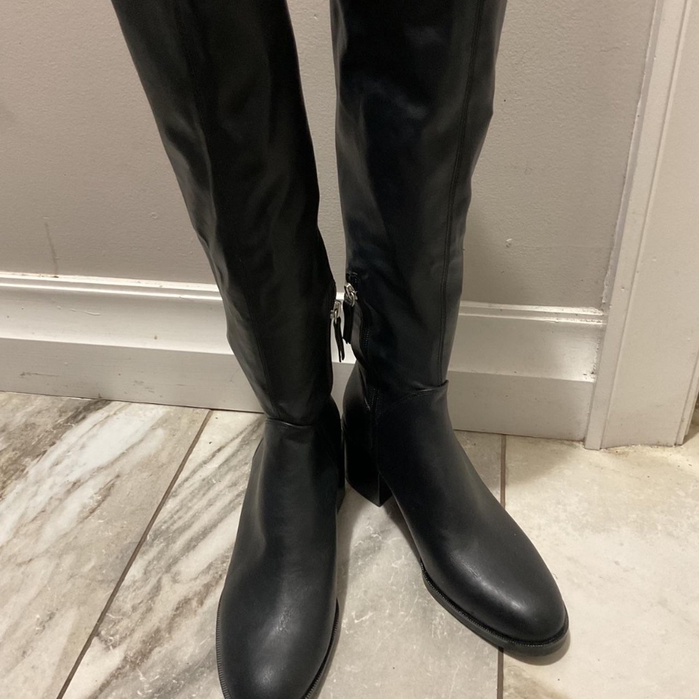 NWT 👢👢👢ZARA KNEE LENGTH 2” BOX HEEL LEATHER BOOTS 👢 SIZE 9 BLACK